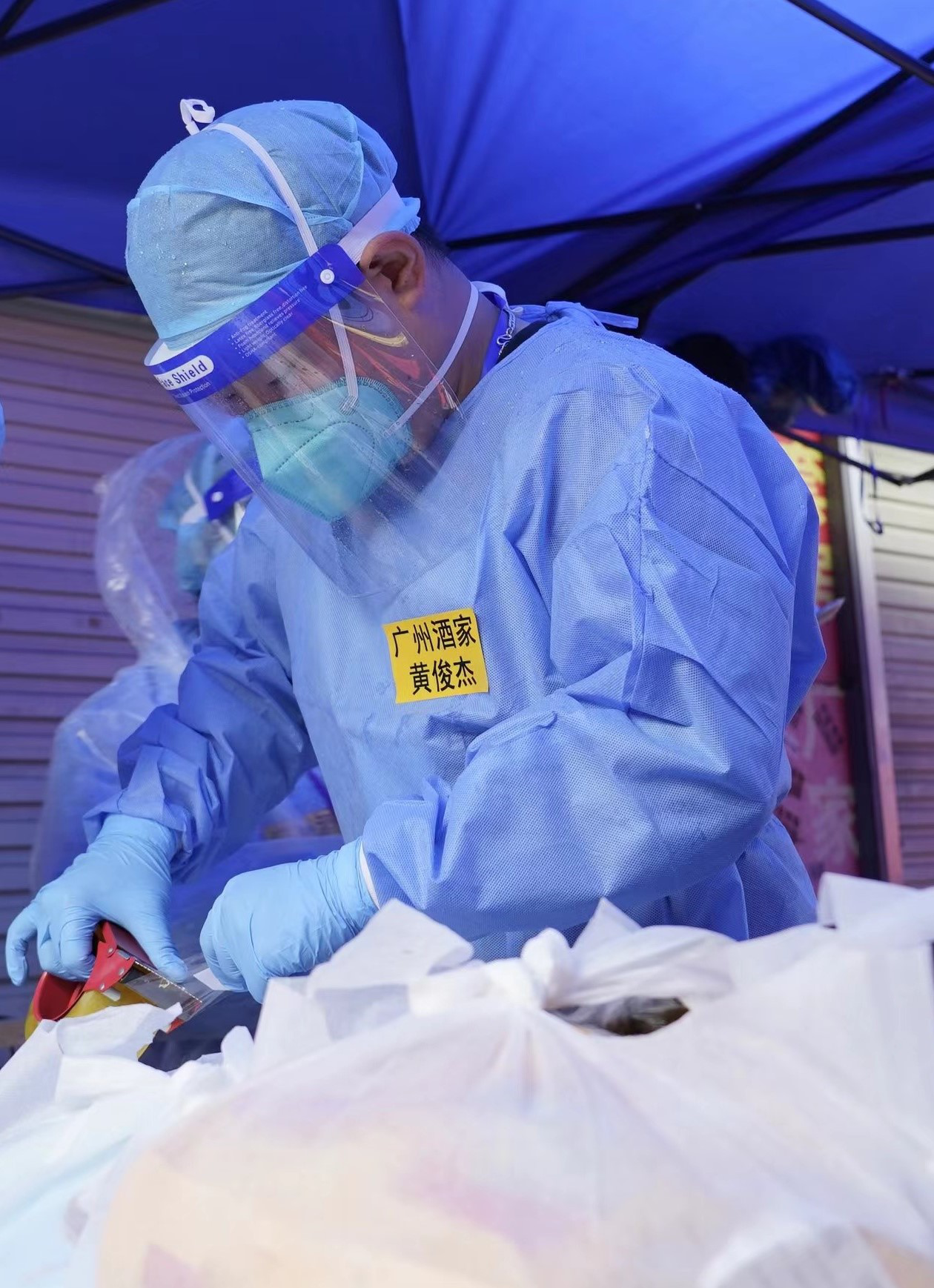 平凡微光汇星河，抗疫炬火暖人心（四）入党积极分子是光，挺身在前强信念